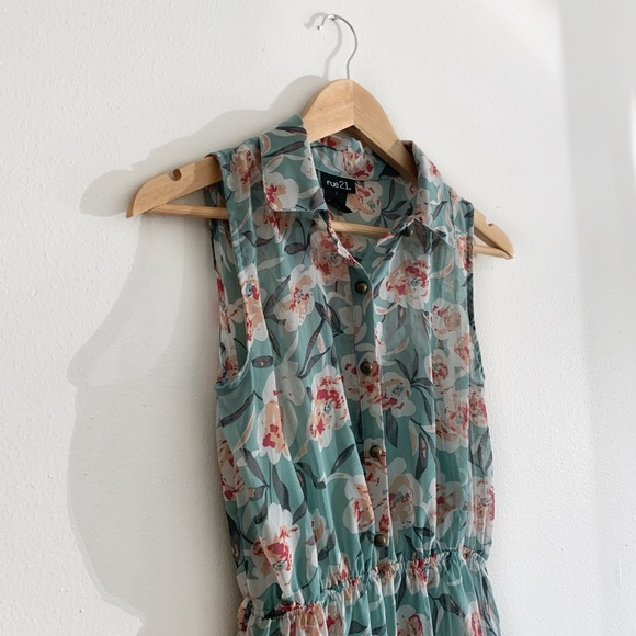 Rue21 Floral Asymmetrical Hem Floral Dress - Picture 4 of 7